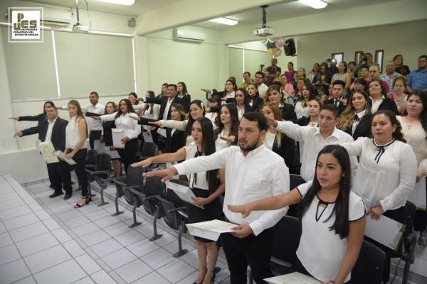 Más de 40 egresados de Licenciatura en UPES, reciben su Título